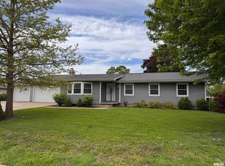 834 E Franklin St, Macomb, IL 61455