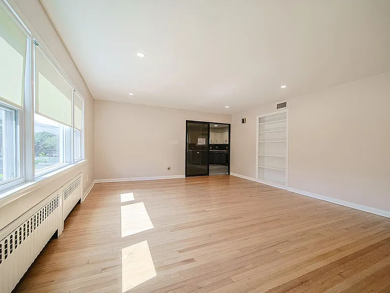 1227 Inwood Ter #1F — Photo 6