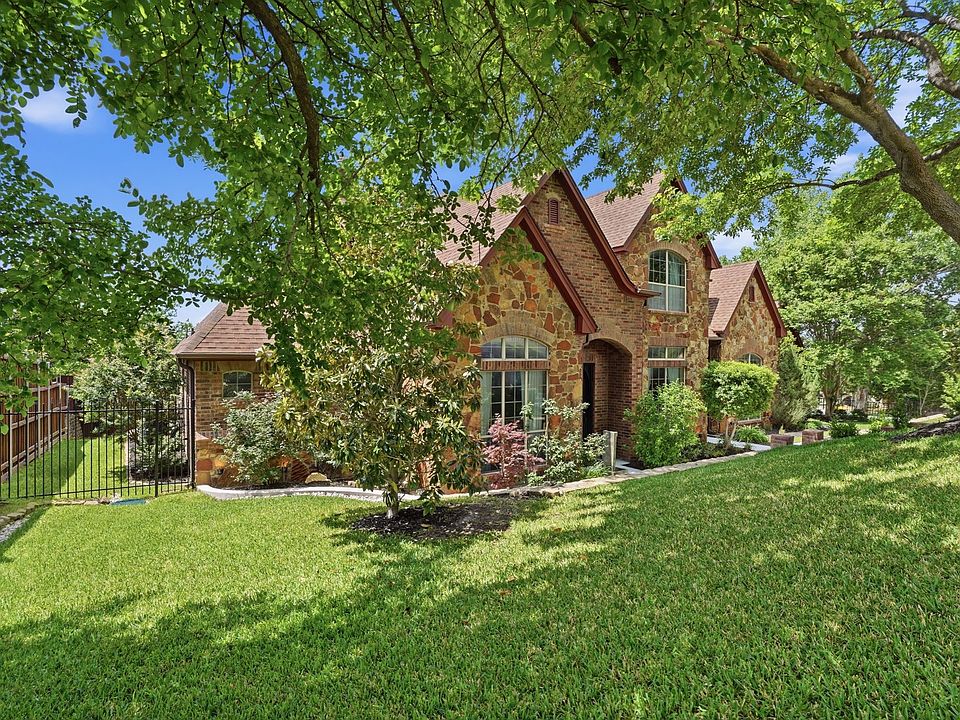 1st image of 700 Briar Ridge Dr