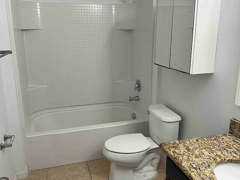 2328 Chatham Place Dr — Photo 12