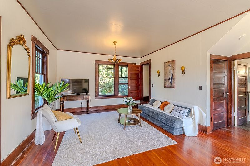 5th image of 311 Cherry Street