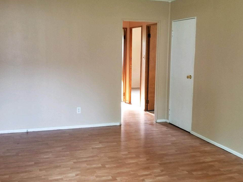 2nd image of 532 W Cleveland St