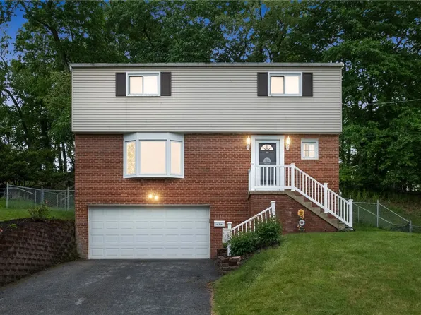 1118 McKnight Dr, Bethel Park, PA 15102