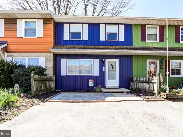 132 Maplewood Ln, Marietta, PA 17547