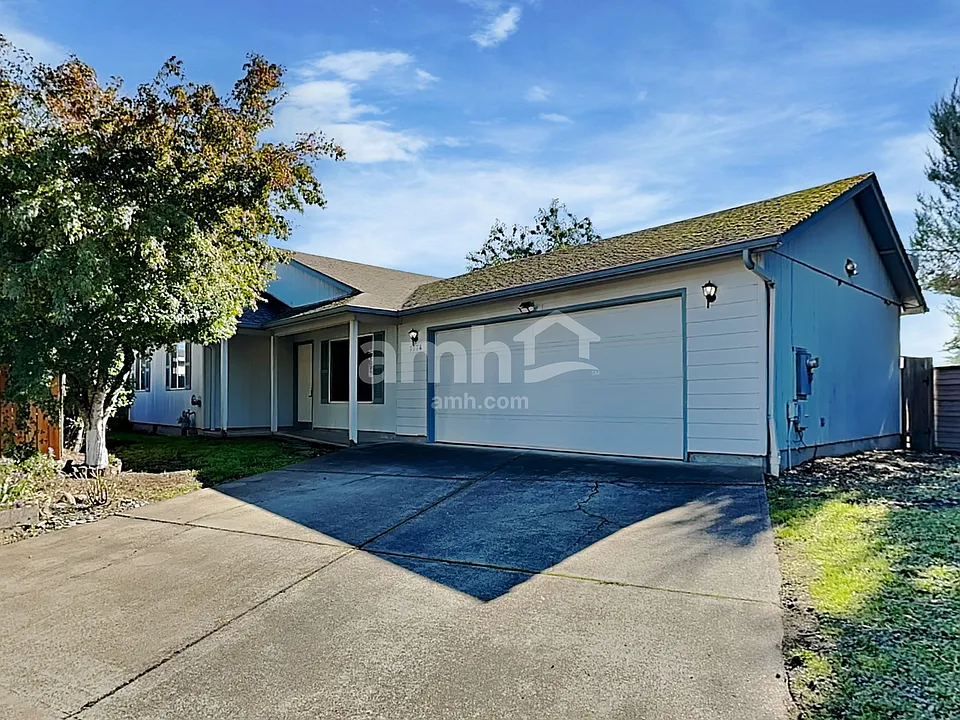 1774 Cherrybloom Ct SE