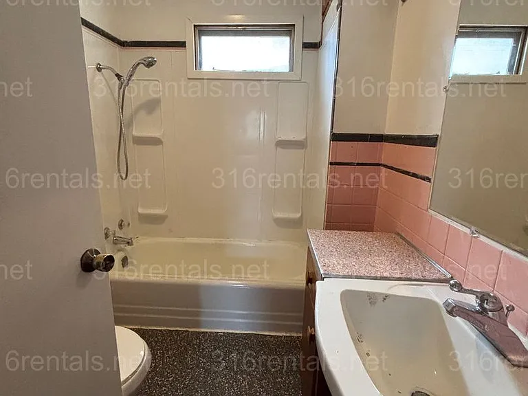 519 N High St — Photo 3