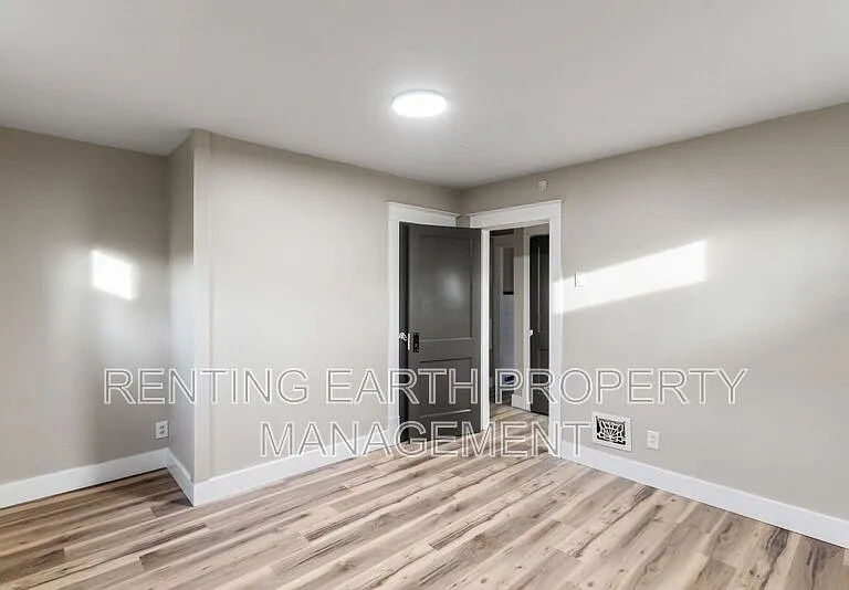 8212 Toddy Ave — Photo 6