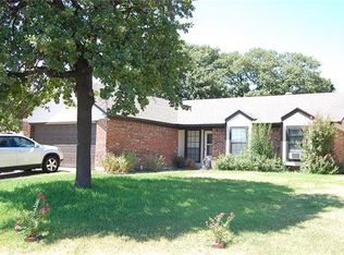 7255 Merry Lane Ct, Fort Worth, TX 76112