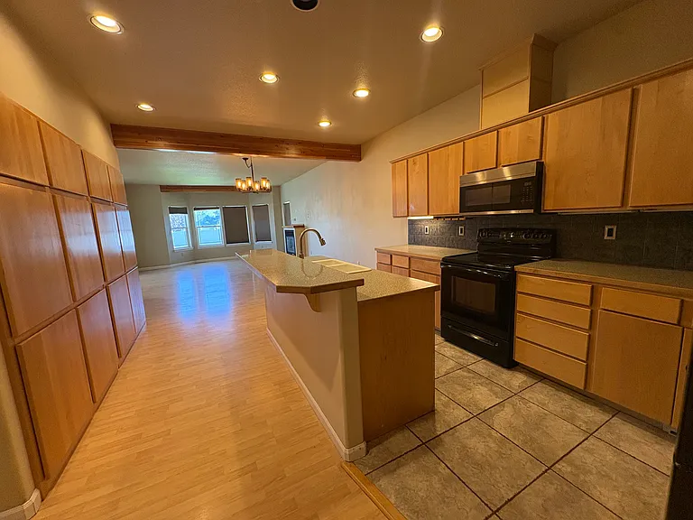 2725 SW Metolius Ave — Photo 5