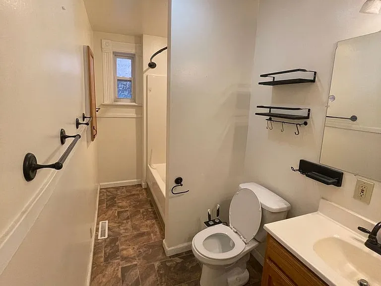 327 N Alabama St — Photo 16