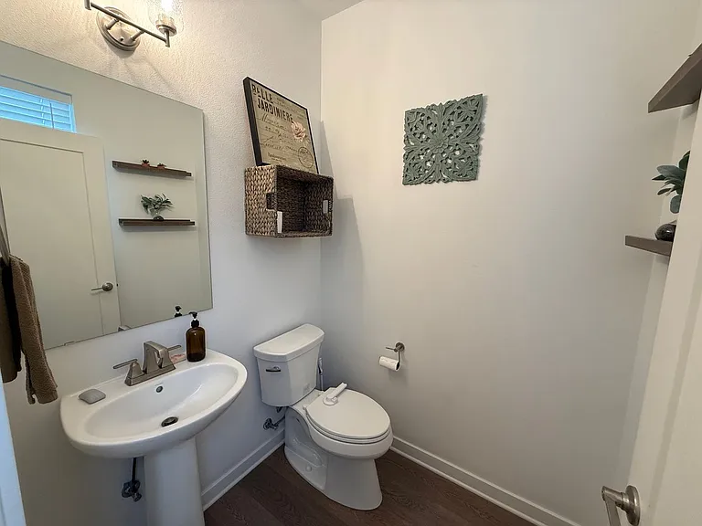 2555 NE Purcell Blvd — Photo 9