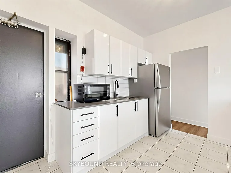 133 Wineva Ave #F — Photo 12
