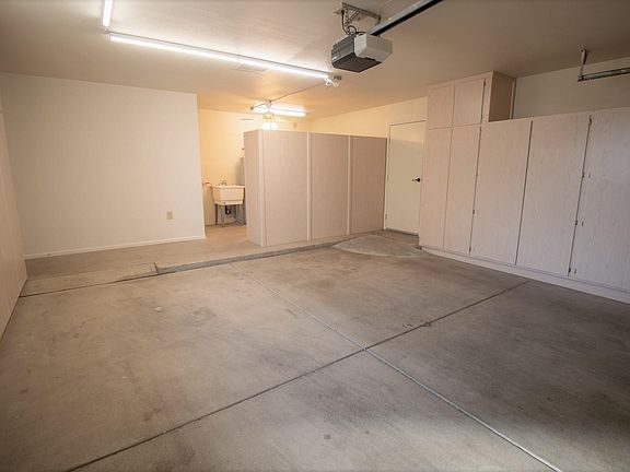 4th image of 10457 W Pineaire Dr