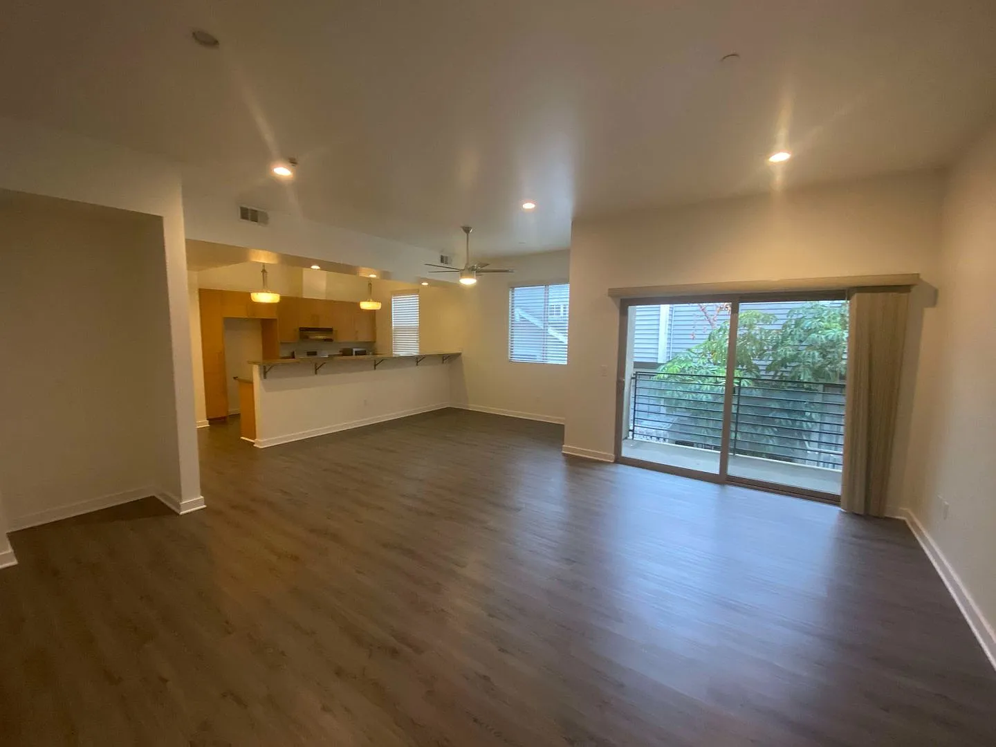 6428 Woodley Avenue — Photo 3