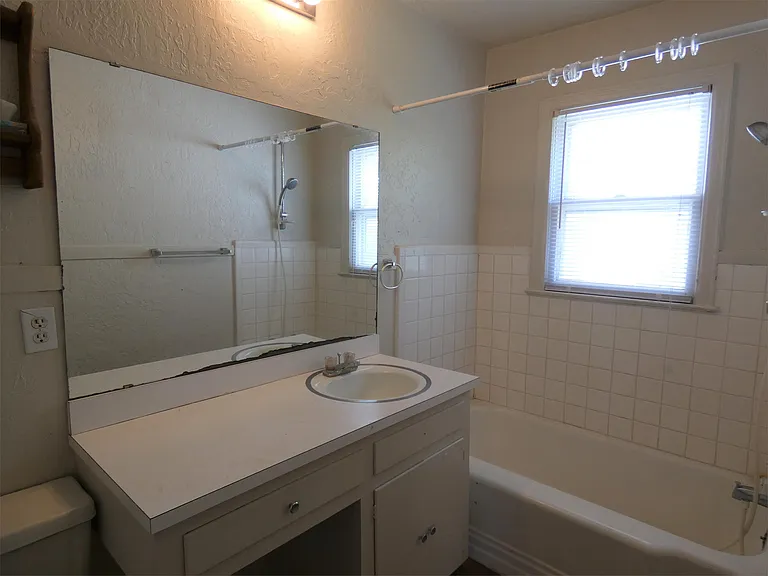 207 W Fairchild Dr — Photo 7