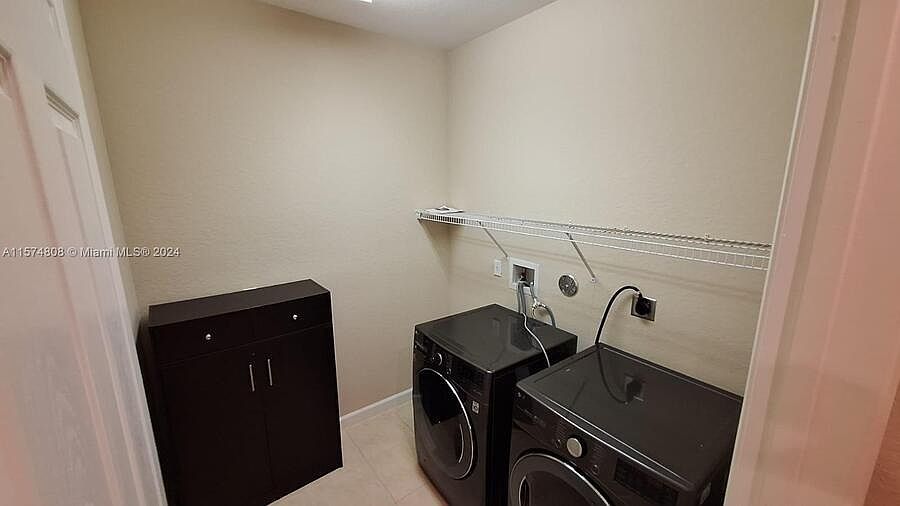 1st image of 111 SE 7th Ave #4