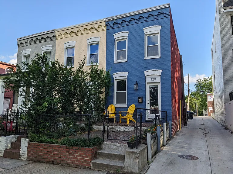 329 L St NE — Photo 10