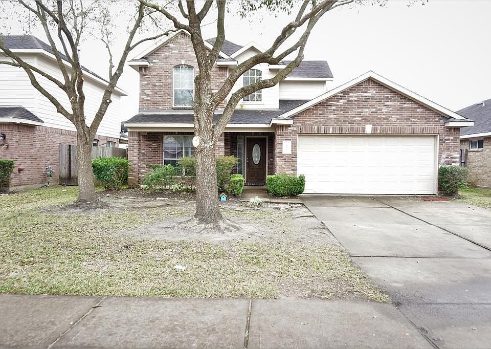 Welcome to 5118 Moss Garden. This rental is just about ready for a new tenant. Landscaping will be complete as will a few updated to the interior. Paint has been complete, professionally scrubbed, and carpets steamed! Washer dryer refrigerator included.