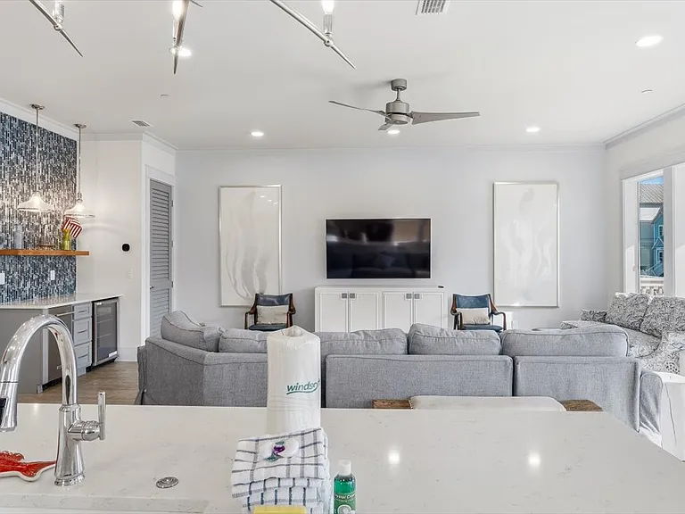 8320 Surf Dr — Photo 57