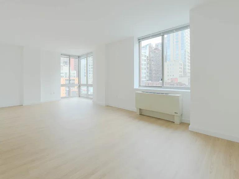 400 W 37th St #7R — Photo 12