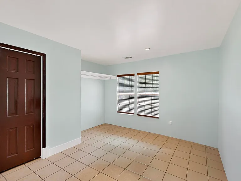 409 Dewitt St — Photo 2