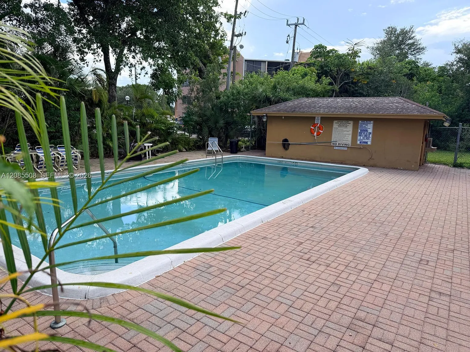 Center Court Condominium — Photo 3