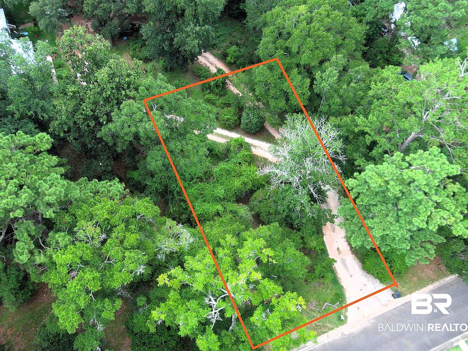 1st image of 104 Laurel Ave