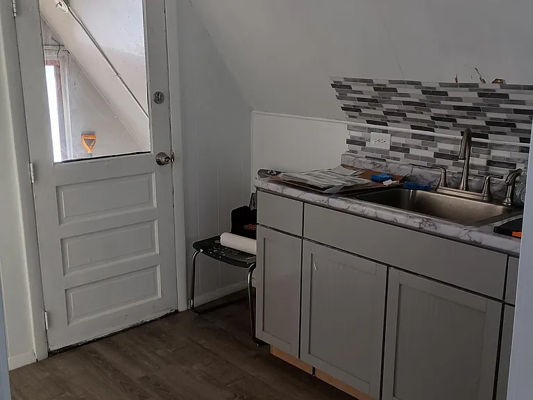 143 Maywood St #3 — Photo 4