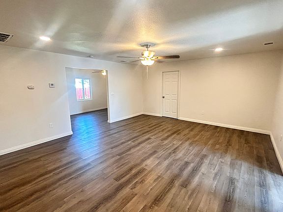 3rd image of 1190 S San Jacinto Ave #1