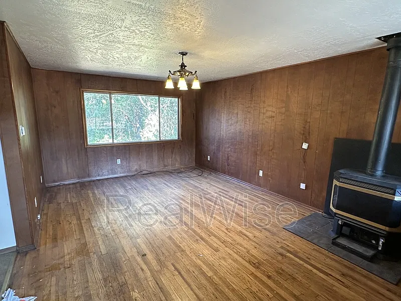 2 bed, 1.0 bath, $2,100 — Photo 2