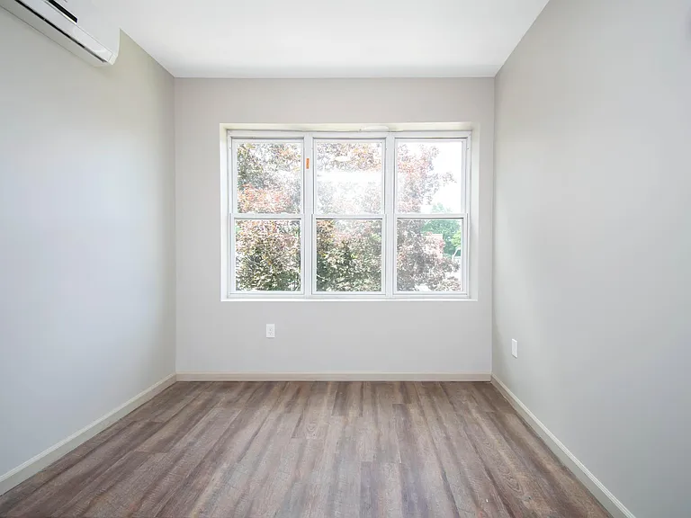 479 Farmington Ave #203 — Photo 6