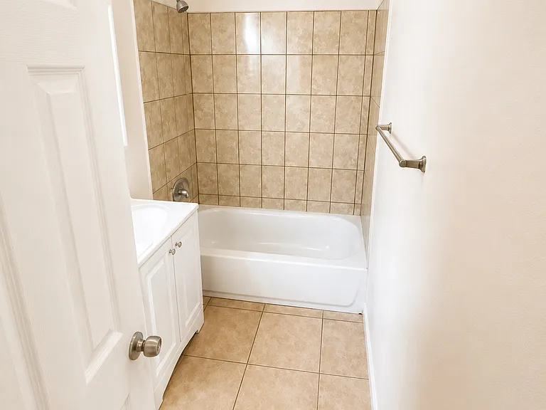643 E 99th St #8 — Photo 10
