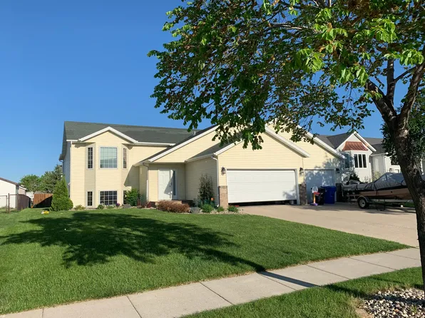 3379 Monroe St S, Fargo, ND 58104