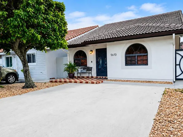 5670 W 20th Ct, Hialeah, FL 33016