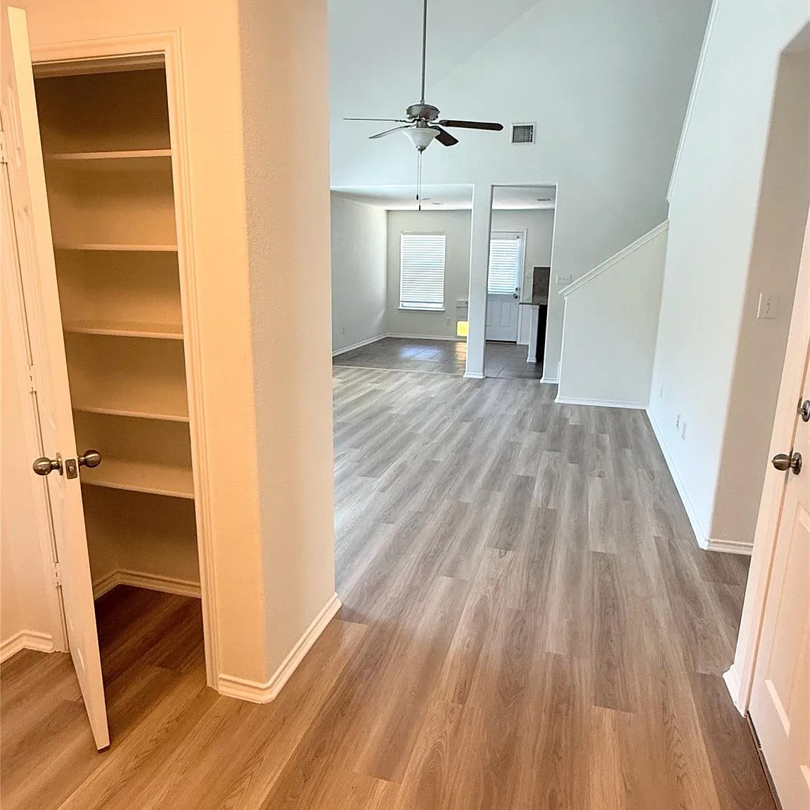 4 bed, 2.5 bath, 2285 sqft, $2,100 — Photo 3