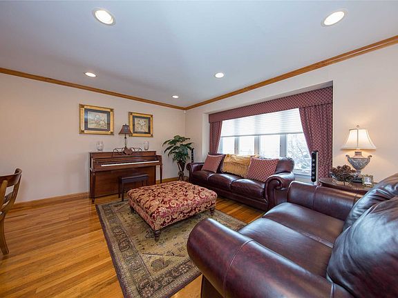 3rd image of 2953 Bayside Ct