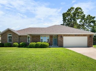 620 E Summit St, Bolivar, MO 65613