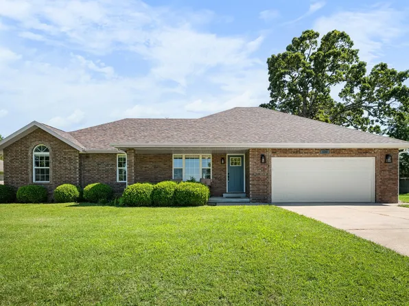 620 E Summit Street, Bolivar, MO 65613