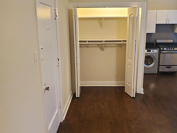 5th image of 2127 N Dayton St #107
