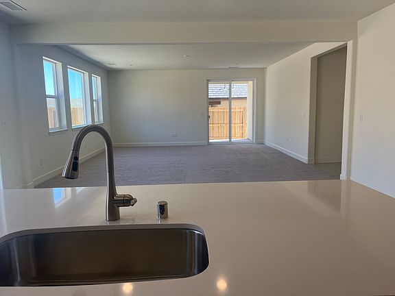 4th image of 756 Bale Mountain Dr
