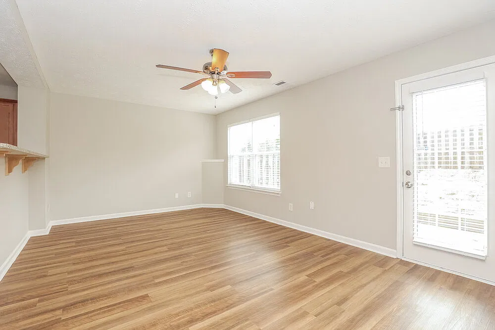 3 bed, 2.5 bath, 1391 sqft, $1,840 — Photo 4