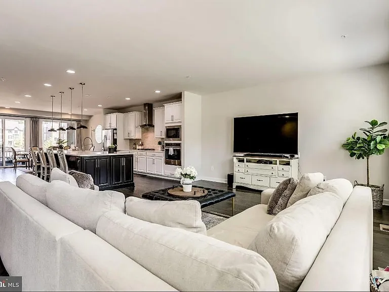 43394 Charitable St — Photo 17