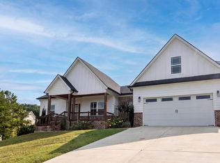 80 Play House Dr, Ringgold, GA 30736