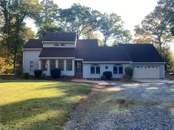 27 Hickory Trl, Thomasville, NC 27360