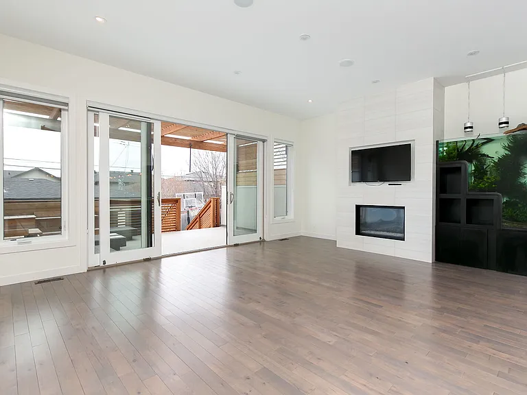2438 29th Ave SW — Photo 10