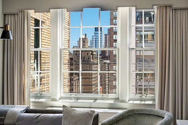 Sold by Compass | media 22