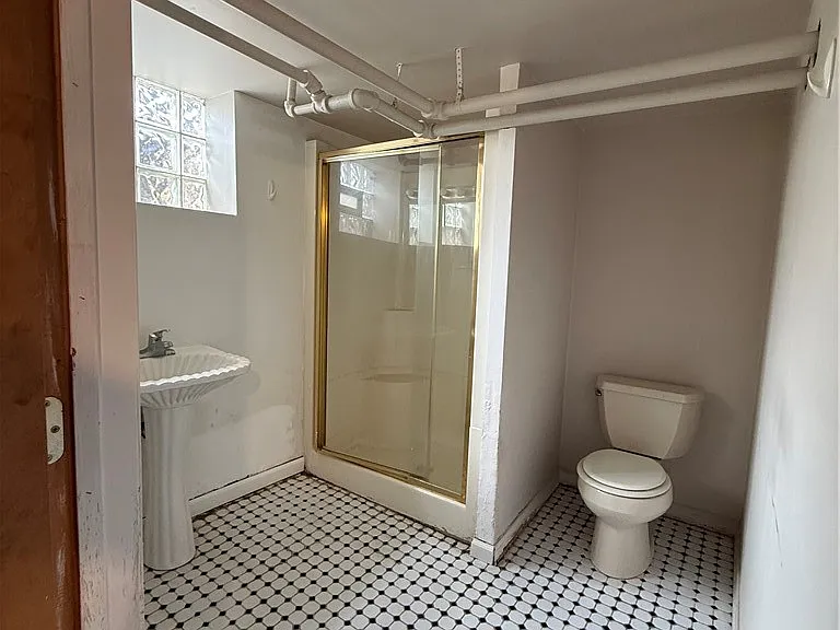 2332 Sherbrook St — Photo 39
