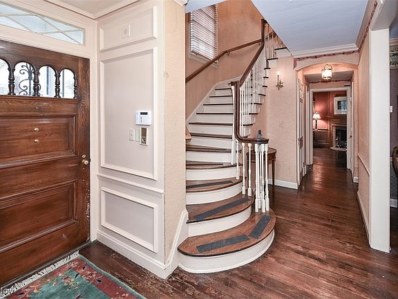 3rd image of 21407 Avalon Dr