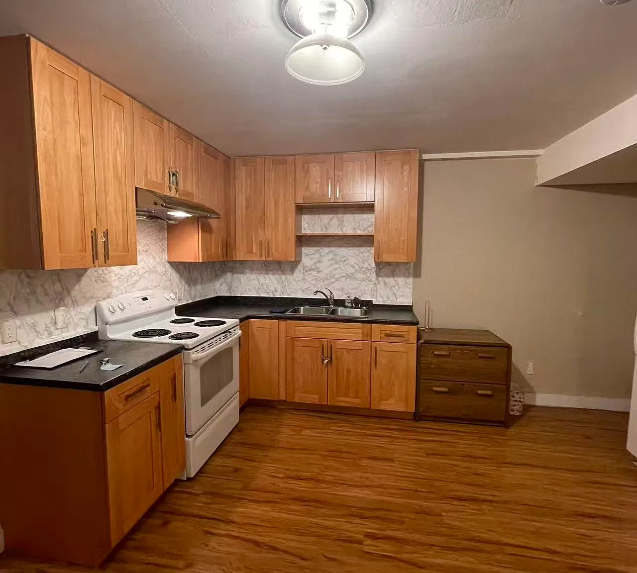 2 bed, 750 sqft, $1,400 — Photo 2
