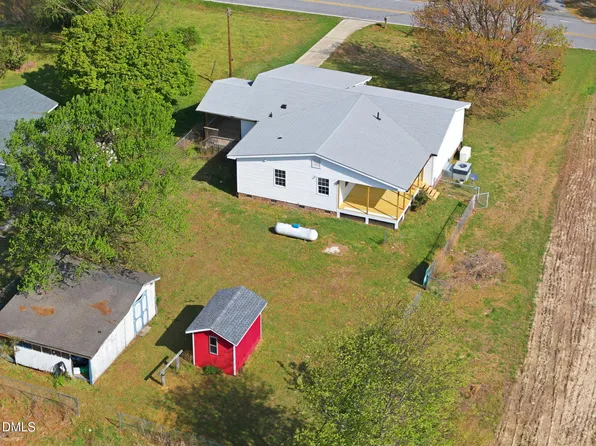 945 Old School Rd, Four Oaks, NC 27524